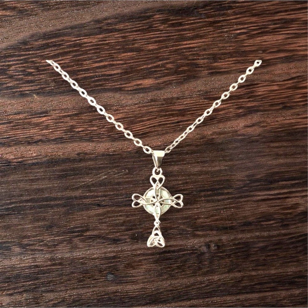 Intricate 925 Sterling Silver Cross with white Opal Necklace Free Chain